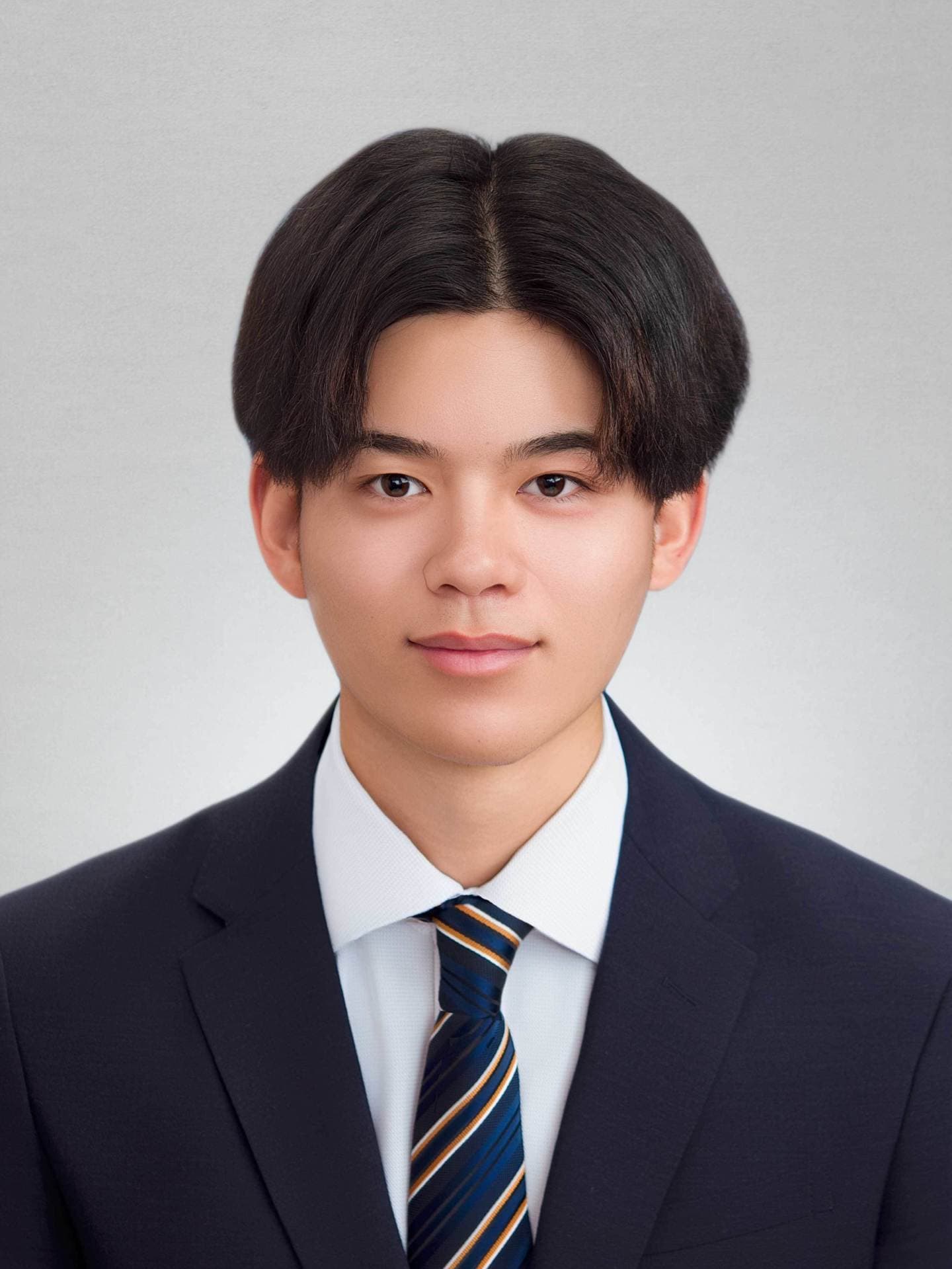 就職活動用証明写真（グレー背景）男性